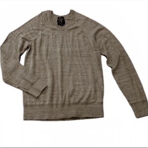 American Eagle Seriously Soft Classic Fit v-neck wool sweater. Size M.